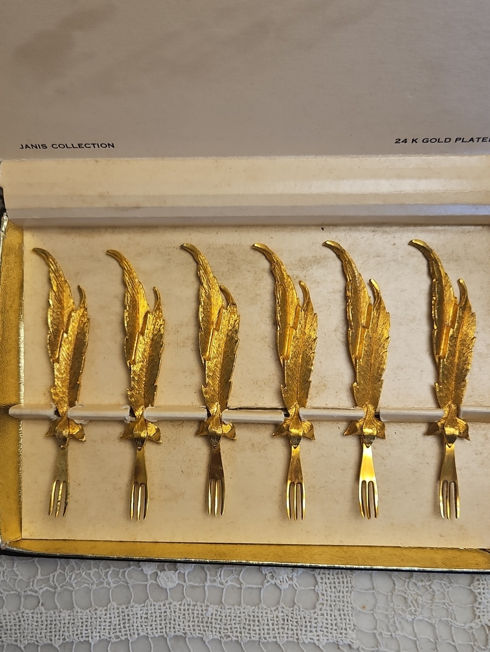 JANIS COLLECTION 24 KT Gold "Double Plume" Petite Appetizer Forks (6) Luxury EUC